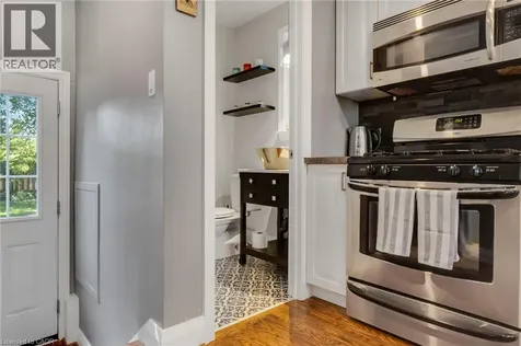 710 Hager Avenue Burlington ON L7S 1R1