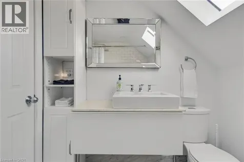 710 Hager Avenue Burlington ON L7S 1R1