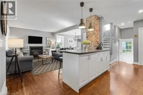 710 Hager Avenue Burlington ON L7S 1R1