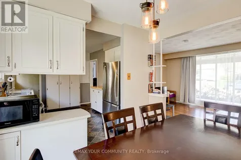 557 Glen Manor Boulevard Waterloo ON N2L 4T7