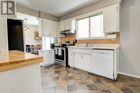 557 Glen Manor Boulevard Waterloo ON N2L 4T7