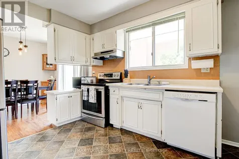 557 Glen Manor Boulevard Waterloo ON N2L 4T7