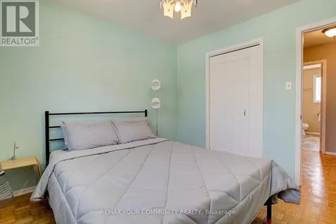 557 Glen Manor Boulevard Waterloo ON N2L 4T7