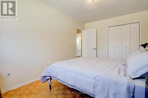 557 Glen Manor Boulevard Waterloo ON N2L 4T7