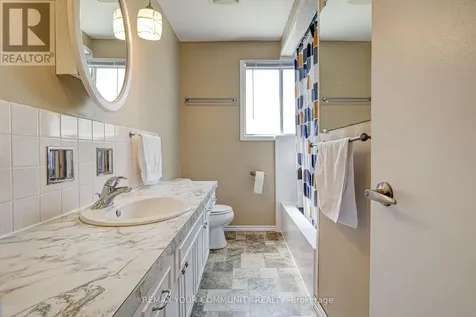557 Glen Manor Boulevard Waterloo ON N2L 4T7