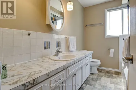 557 Glen Manor Boulevard Waterloo ON N2L 4T7