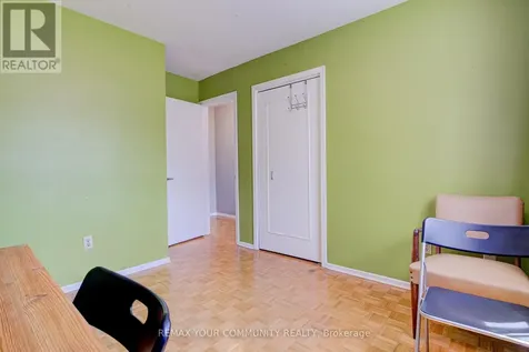 557 Glen Manor Boulevard Waterloo ON N2L 4T7