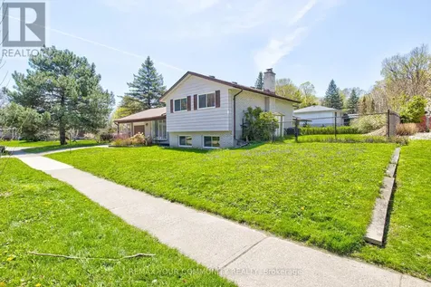 557 Glen Manor Boulevard Waterloo ON N2L 4T7