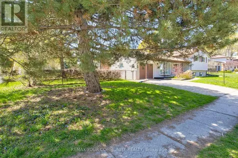 557 Glen Manor Boulevard Waterloo ON N2L 4T7