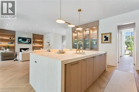 304 Pomona Avenue Burlington ON L7N 1T3