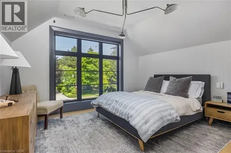304 Pomona Avenue Burlington ON L7N 1T3