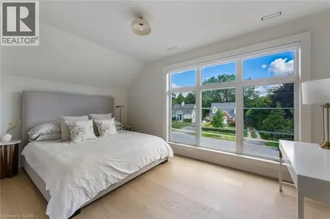 304 Pomona Avenue Burlington ON L7N 1T3