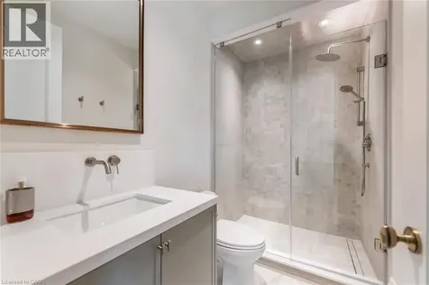 304 Pomona Avenue Burlington ON L7N 1T3
