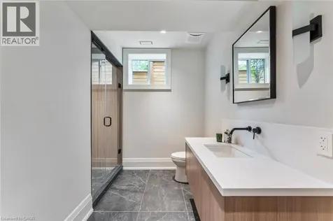 304 Pomona Avenue Burlington ON L7N 1T3