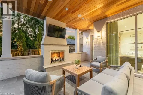 304 Pomona Avenue Burlington ON L7N 1T3
