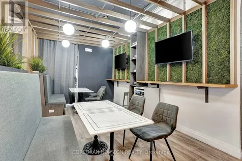 618 King Street West Kitchener ON N2G 1C8