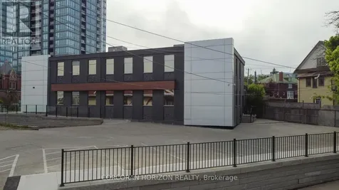 618 King Street West Kitchener ON N2G 1C8