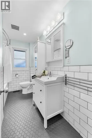 6396 Laura Crescent Niagara Falls ON L2G 5E4