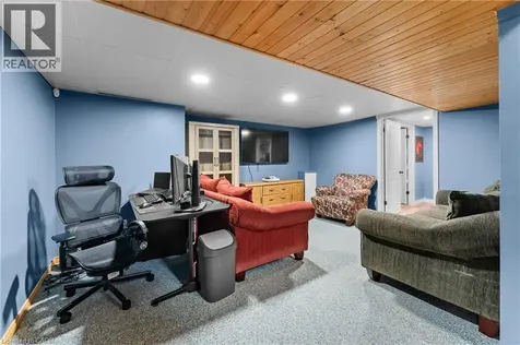 6396 Laura Crescent Niagara Falls ON L2G 5E4