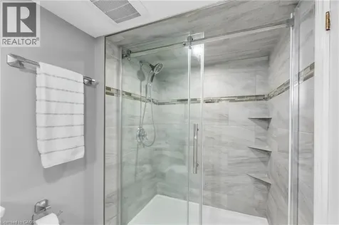 6396 Laura Crescent Niagara Falls ON L2G 5E4