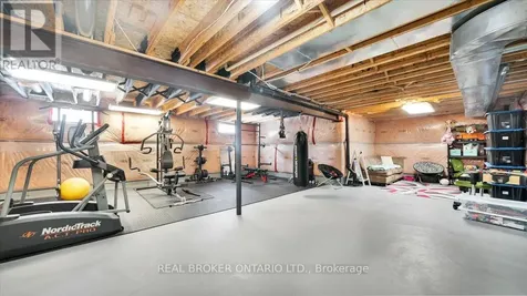 636 Serafini Crescent Milton (wi Willmott) ON L9T 7P1