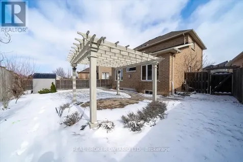 636 Serafini Crescent Milton (wi Willmott) ON L9T 7P1