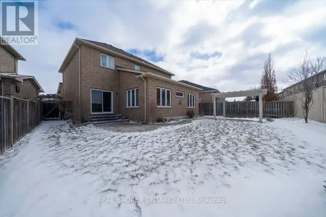 636 Serafini Crescent Milton (wi Willmott) ON L9T 7P1