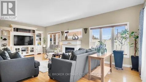 636 Serafini Crescent Milton (wi Willmott) ON L9T 7P1