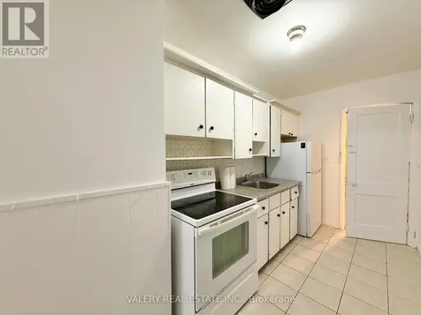 1093 Howard Avenue Windsor ON N9A 1S6