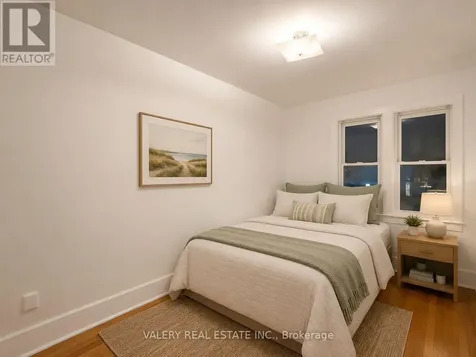 1093 Howard Avenue Windsor ON N9A 1S6