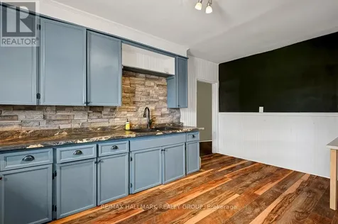 20 Brock Street South Perth ON K7H 1Z1