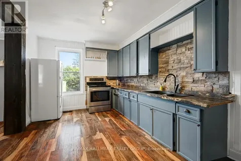 20 Brock Street South Perth ON K7H 1Z1
