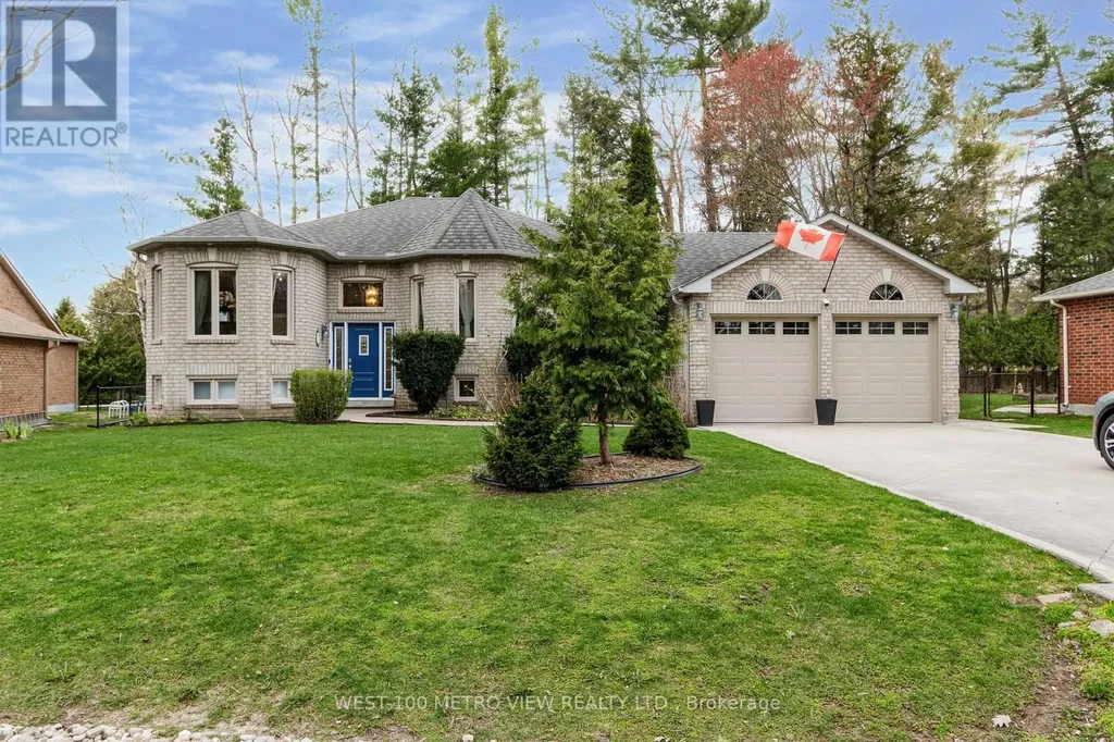 7 Fairway Crescent Wasaga Beach ON L9Z 1C1