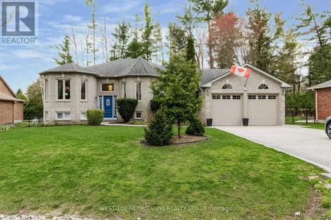 7 Fairway Crescent Wasaga Beach ON L9Z 1C1
