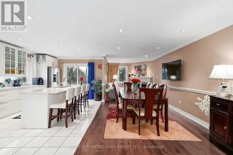 7 Fairway Crescent Wasaga Beach ON L9Z 1C1