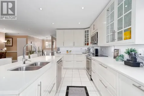7 Fairway Crescent Wasaga Beach ON L9Z 1C1