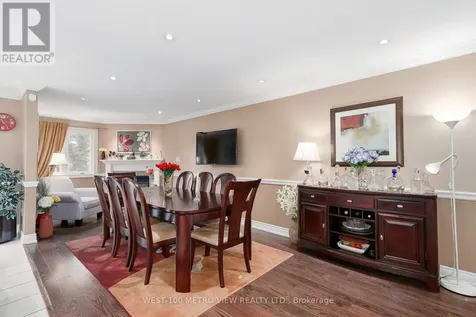 7 Fairway Crescent Wasaga Beach ON L9Z 1C1