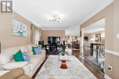 7 Fairway Crescent Wasaga Beach ON L9Z 1C1
