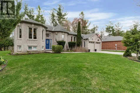 7 Fairway Crescent Wasaga Beach ON L9Z 1C1