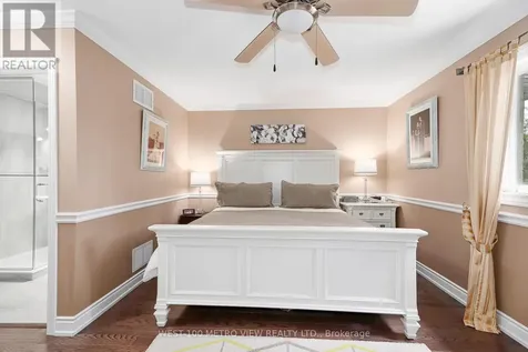 7 Fairway Crescent Wasaga Beach ON L9Z 1C1