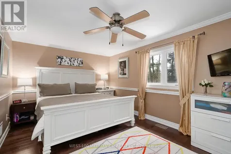 7 Fairway Crescent Wasaga Beach ON L9Z 1C1