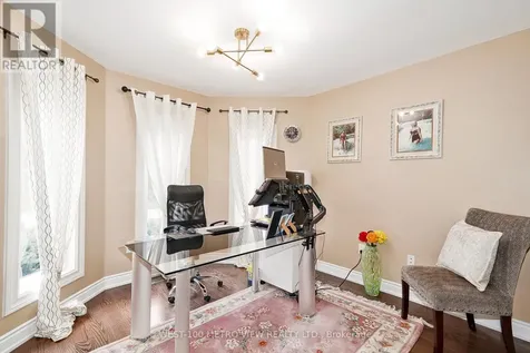 7 Fairway Crescent Wasaga Beach ON L9Z 1C1