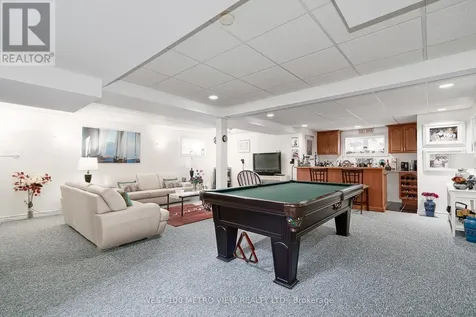7 Fairway Crescent Wasaga Beach ON L9Z 1C1