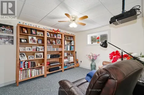 7 Fairway Crescent Wasaga Beach ON L9Z 1C1