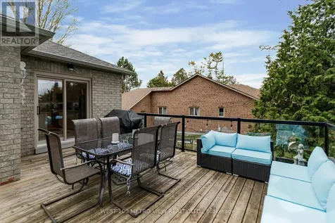 7 Fairway Crescent Wasaga Beach ON L9Z 1C1