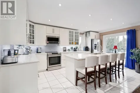 7 Fairway Crescent Wasaga Beach ON L9Z 1C1