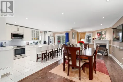 7 Fairway Crescent Wasaga Beach ON L9Z 1C1