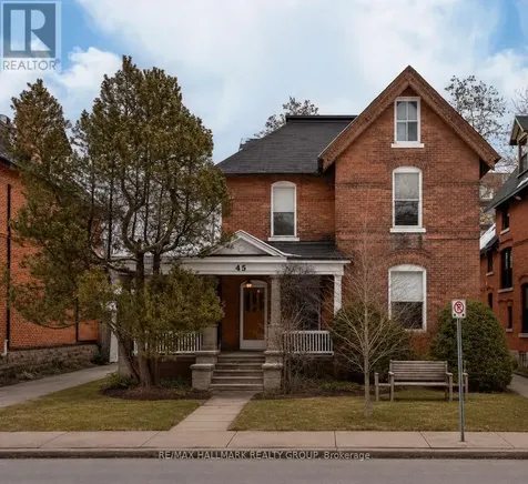 45 Russell Avenue Ottawa ON K1N 7W9