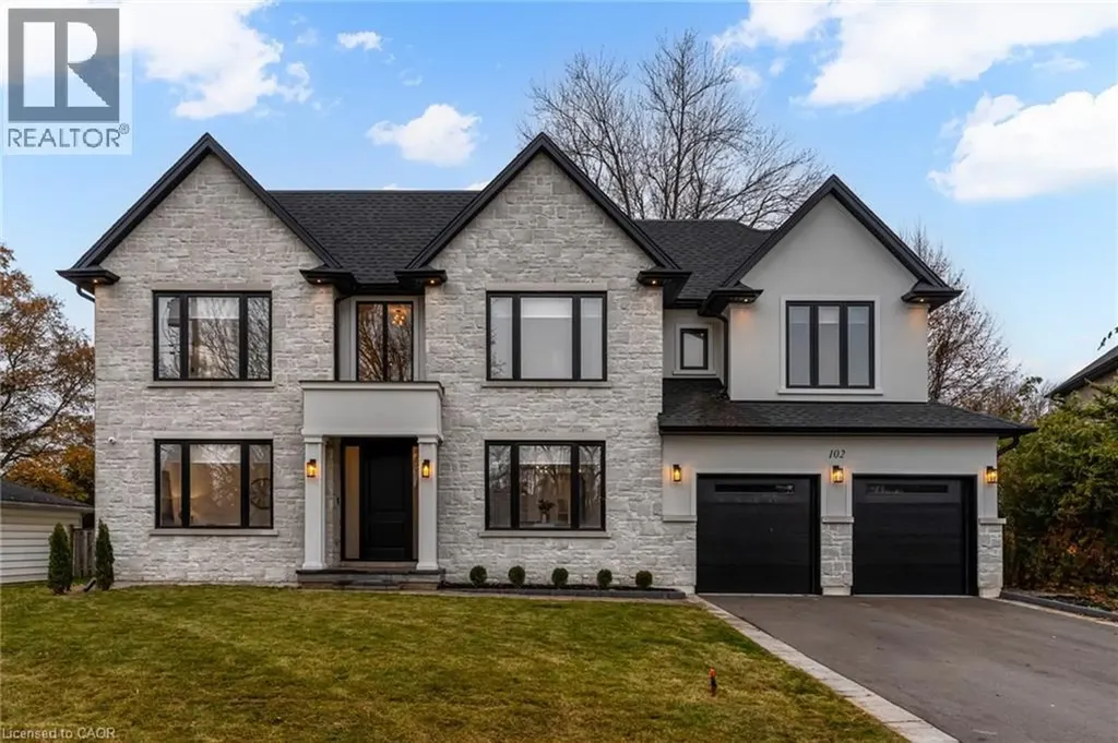 102 Cumming Court Ancaster ON L9G 1V3