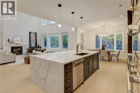 102 Cumming Court Ancaster ON L9G 1V3